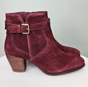 New Diba Sleek Bootie Burgundy Suede Gold Buckle Ankle Women Size 9